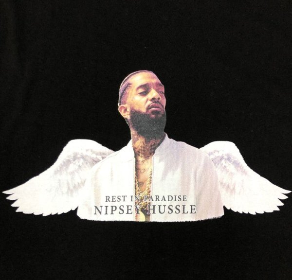 画像2: 【SALE!!】残り3XLのみ！☆R.I.P NIPSEY HUSSLE "Wings"  Tシャツ☆ (2)