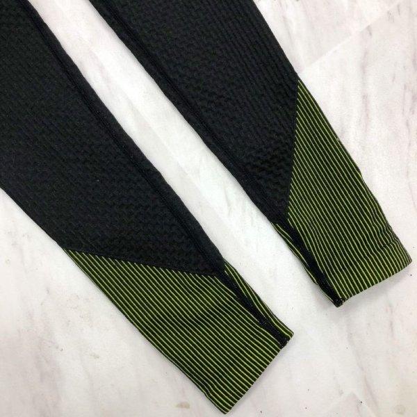 画像14: 【宅急便コンパクト対応】★Color5 #3208 SEAMLESS《BLACK×VOLT》zip-up長袖クロップトップス×2wayハイウエストレギンスセットアップ★ (14)