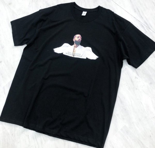 画像4: 【SALE!!】残り3XLのみ！☆R.I.P NIPSEY HUSSLE "Wings"  Tシャツ☆ (4)